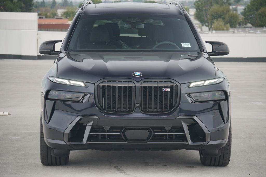 New 2026 BMW X7 M60i image 2