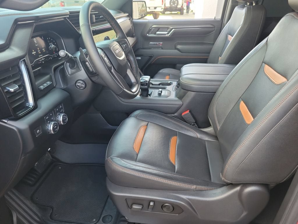 Used 2023 GMC Sierra 1500 AT4 w/ AT4 Premium Package AWD/4WD image 17