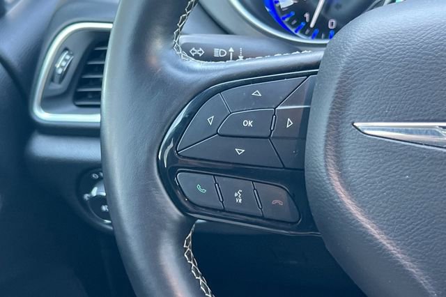 Used 2019 Chrysler Pacifica Touring-L w/ Advanced Safetytec Group image 30