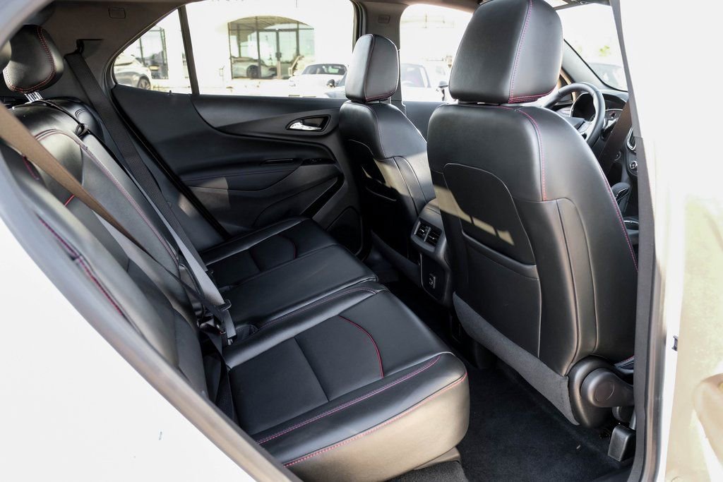 Used 2023 Chevrolet Equinox RS w/ RS Leather Package image 35