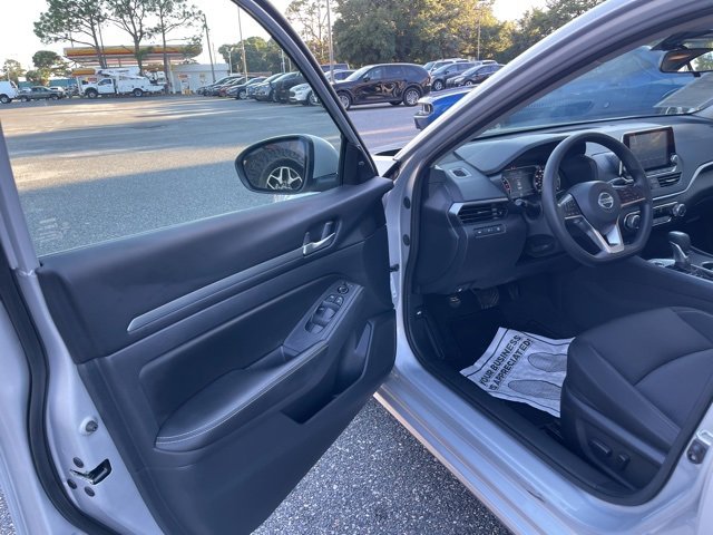 Used 2022 Nissan Altima 2.5 SV image 16