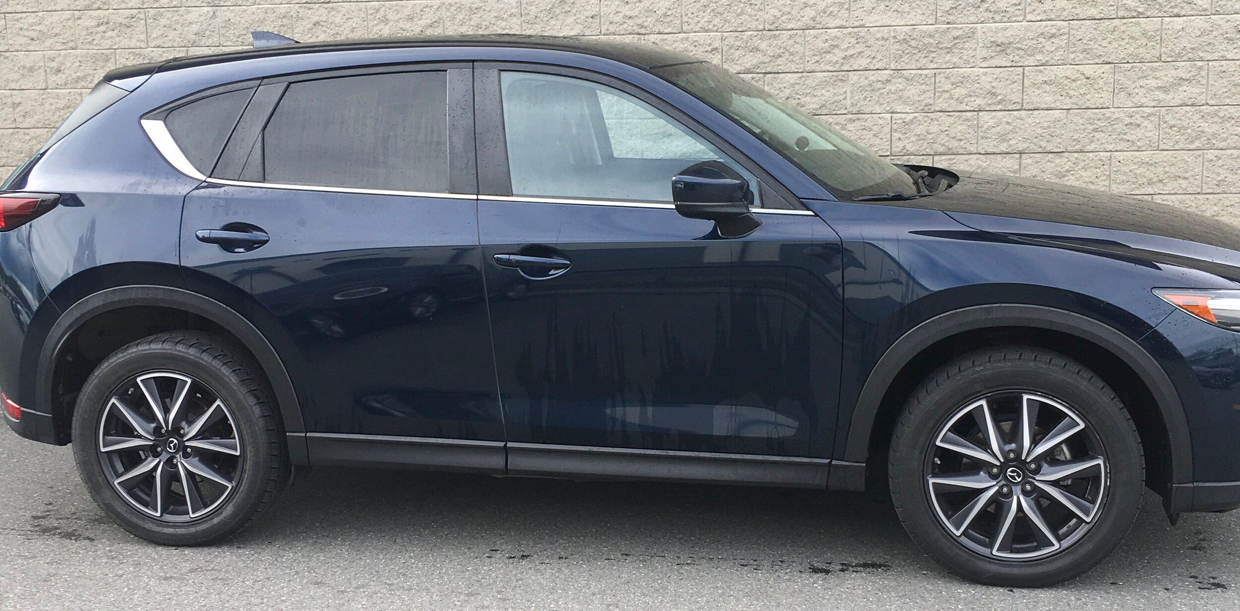 Used 2018 MAZDA CX-5 Touring w/ Preferred Equipment Package AWD/4WD image 3