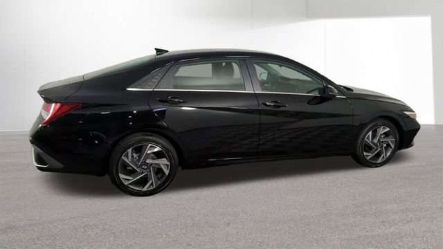 New 2026 Hyundai Elantra Limited image 9