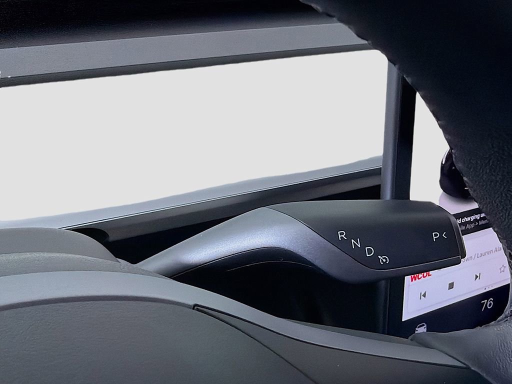 Used 2023 Tesla Model 3 Standard Range image 32