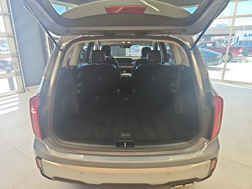 Used 2023 Kia Telluride S image 28