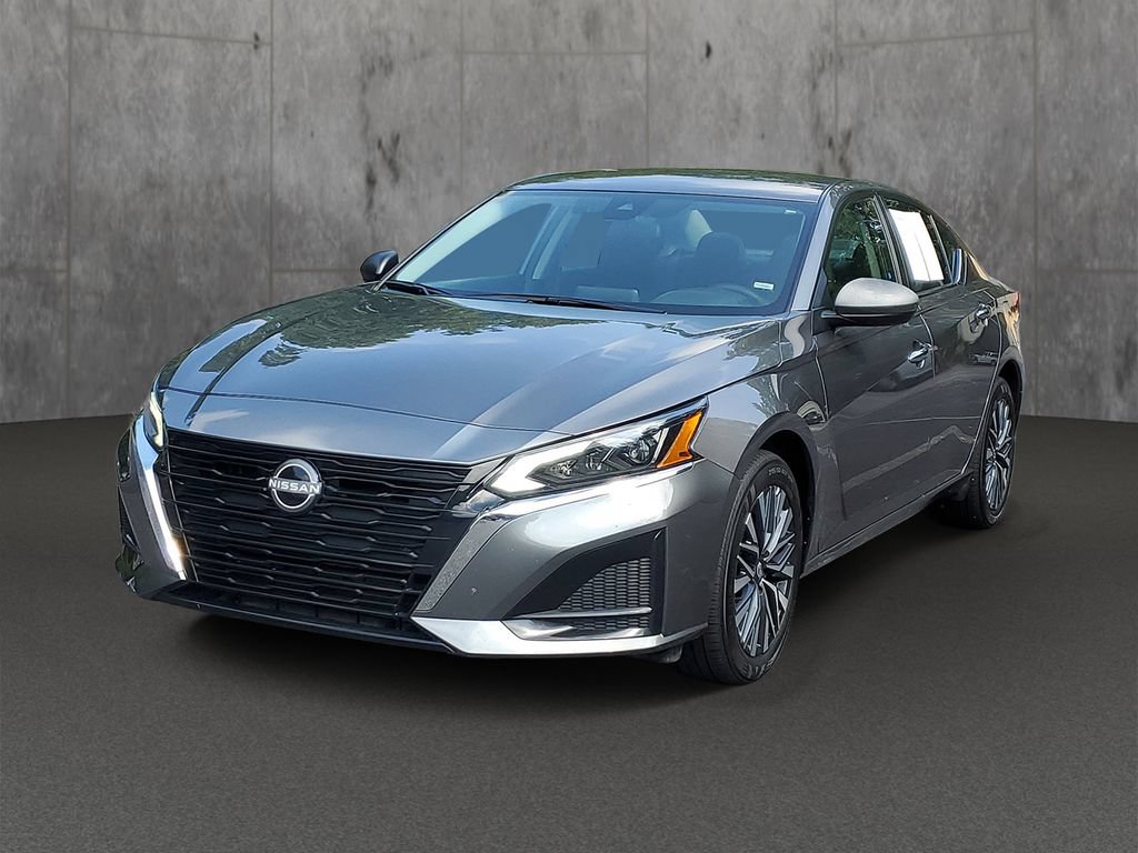 Used 2025 Nissan Altima 2.5 SV AWD/4WD image 3