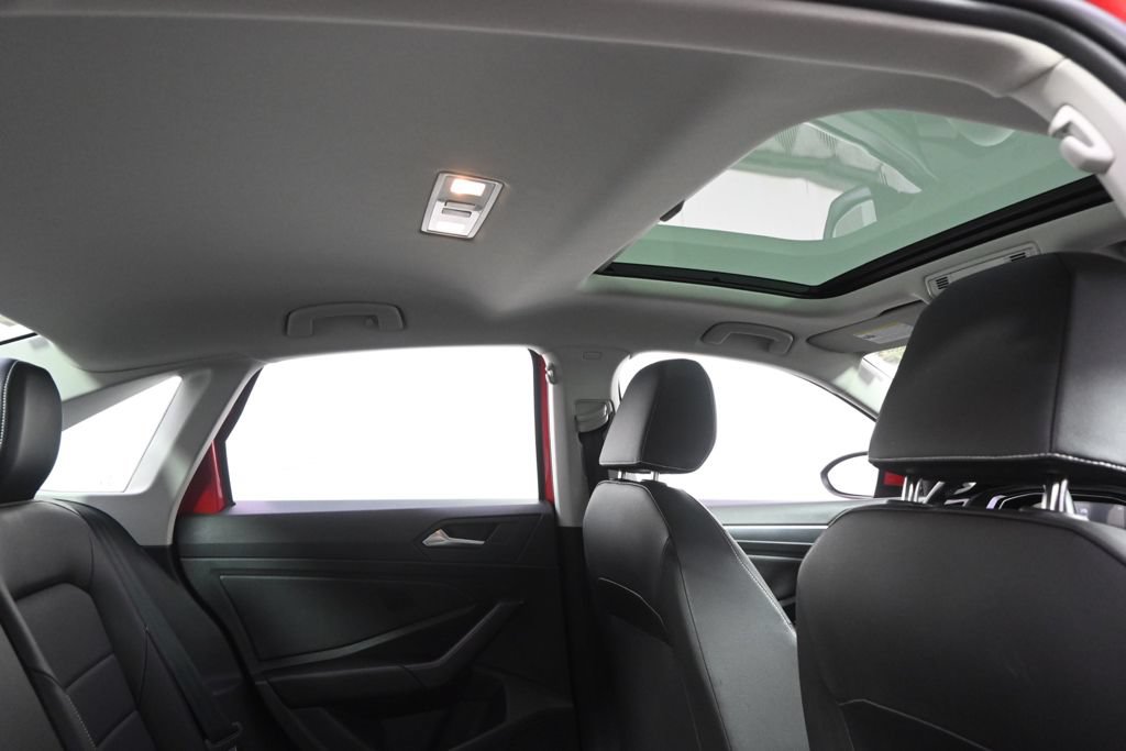 Used 2023 Volkswagen Jetta SE w/ Panoramic Sunroof Package FWD image 17
