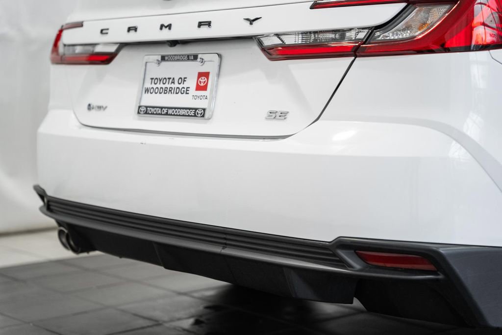 Used 2025 Toyota Camry SE image 9