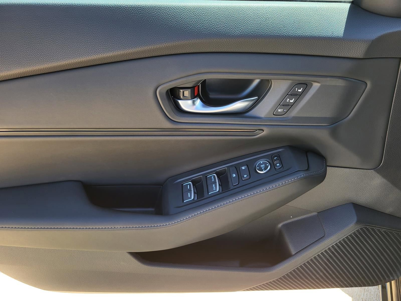 Used 2025 Honda Accord Sport image 21