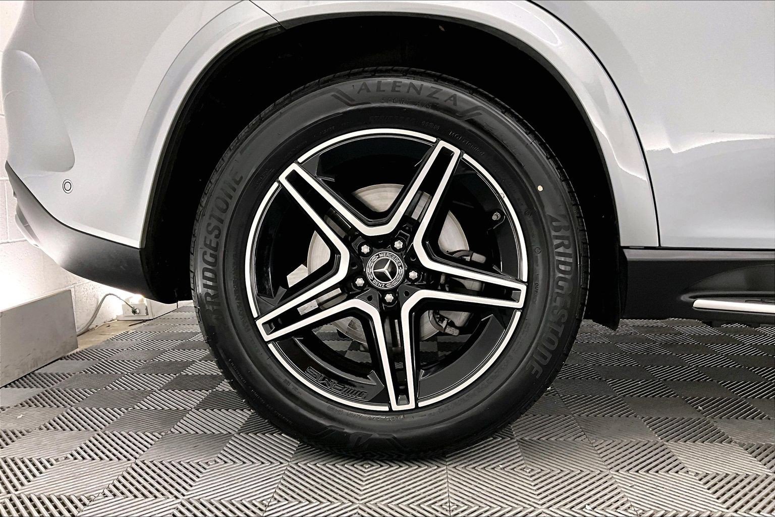 Certified 2025 Mercedes-Benz GLE 450e 4MATIC image 8