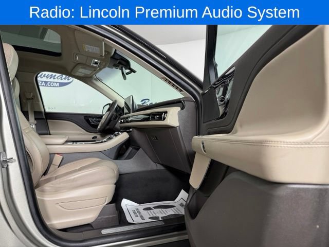 Used 2023 Lincoln Aviator AWD w/ Premium Package image 19