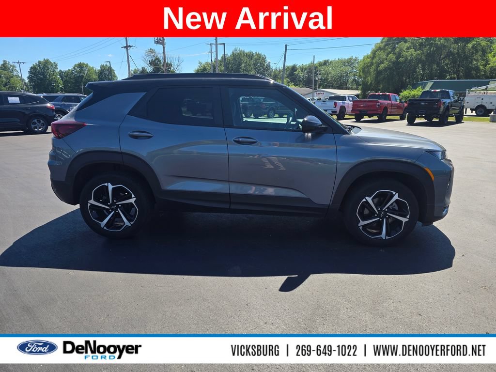 Used 2021 Chevrolet TrailBlazer RS w/ Sun and Liftgate Package AWD/4WD image 3