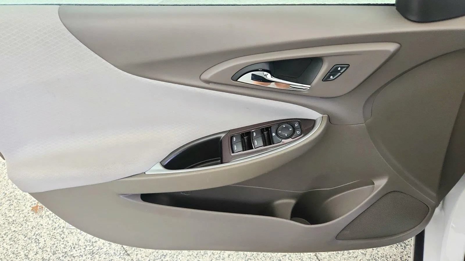 Used 2024 Chevrolet Malibu LT FWD image 24
