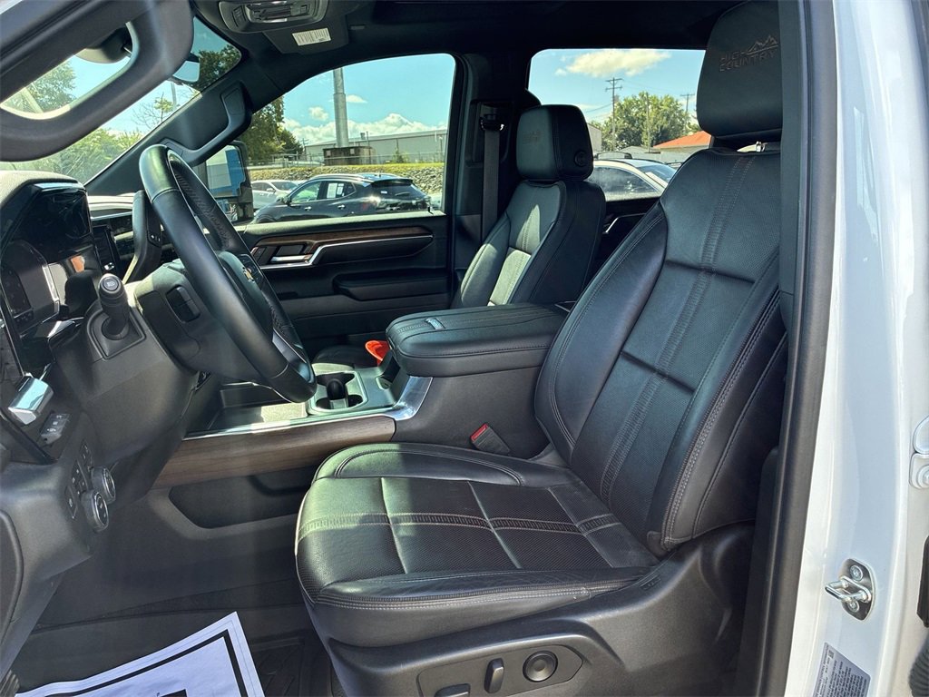 Used 2024 Chevrolet Silverado 2500 High Country w/ High Country Premium Package image 11