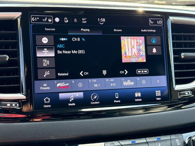 Used 2024 Chrysler Pacifica Touring-L FWD image 19