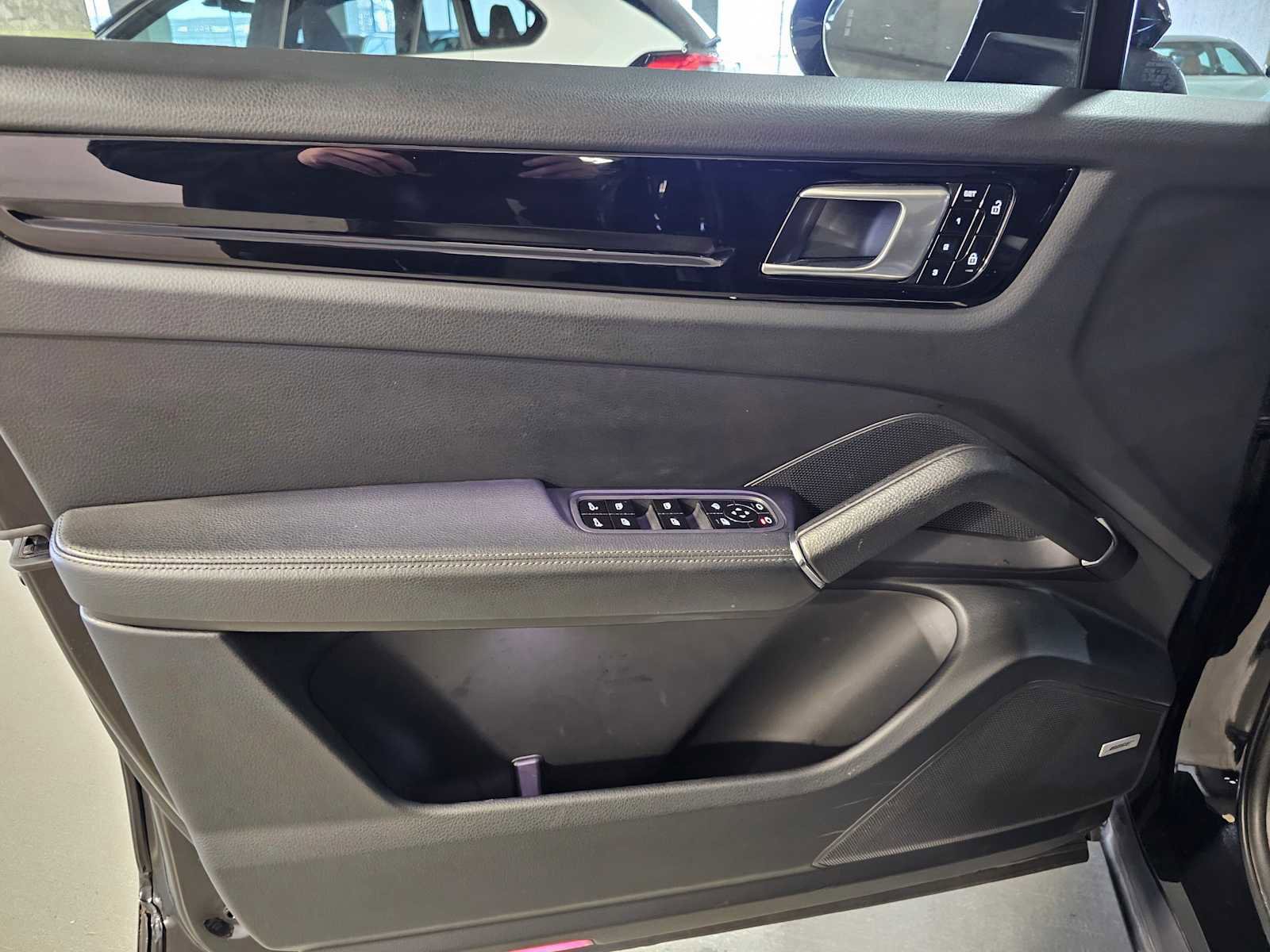 Used 2019 Porsche Cayenne AWD/4WD image 28