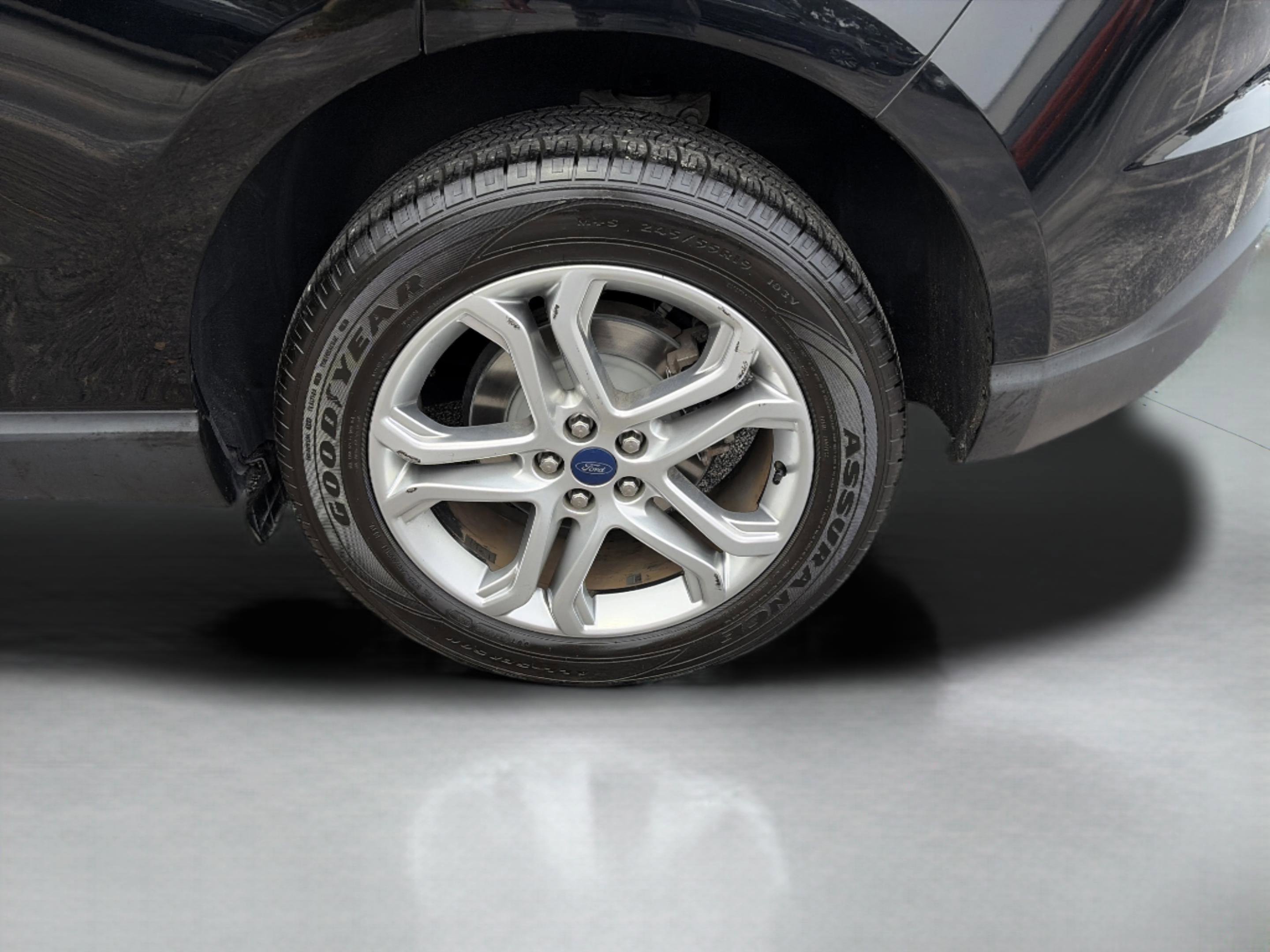 Used 2018 Ford Edge Titanium w/ Technology Package image 31