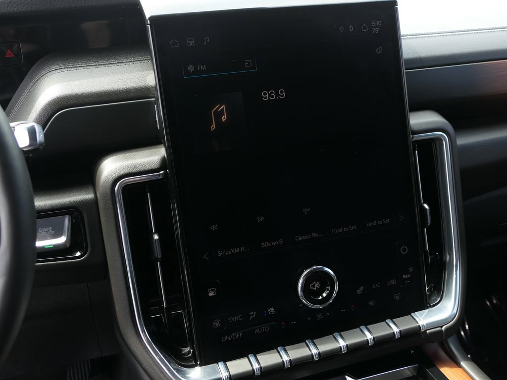 Used 2025 GMC Yukon XL Denali RWD image 19