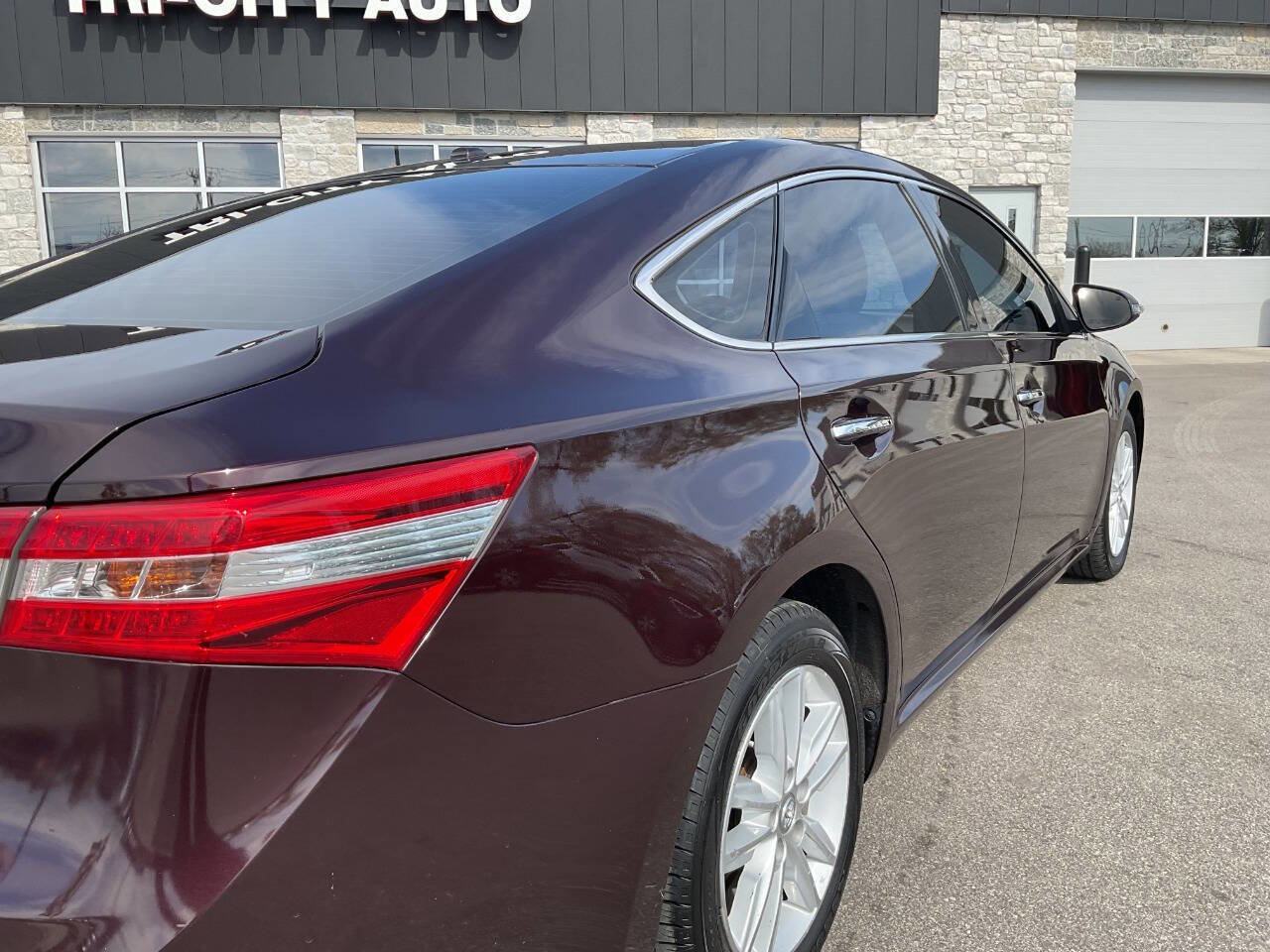Used 2015 Toyota Avalon XLE FWD image 8