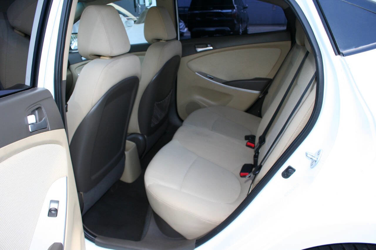 Used 2013 Hyundai Accent GLS FWD image 24