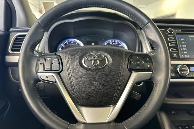Used 2016 Toyota Highlander Limited AWD/4WD image 29