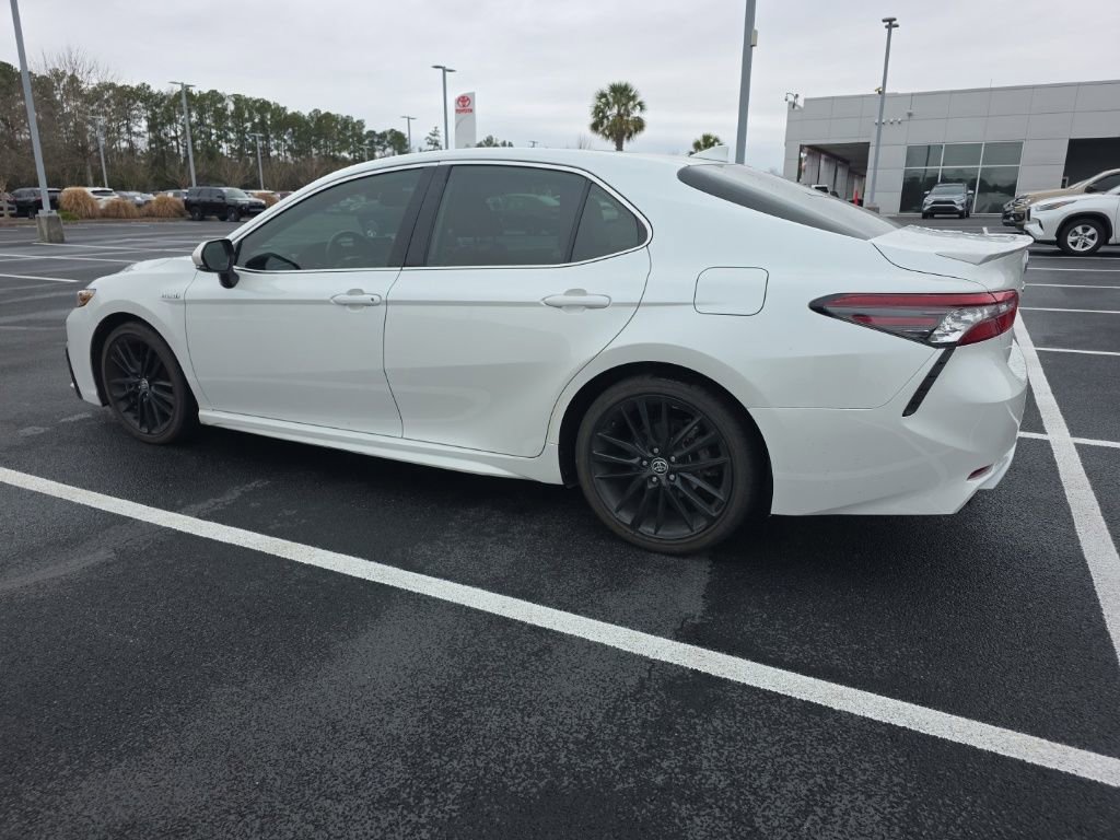 Used 2021 Toyota Camry XSE image 4