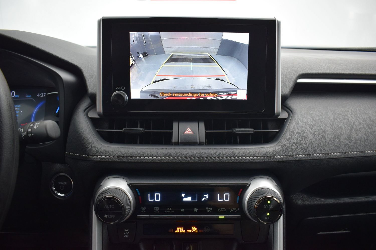 Used 2025 Toyota RAV4 XLE AWD/4WD image 15