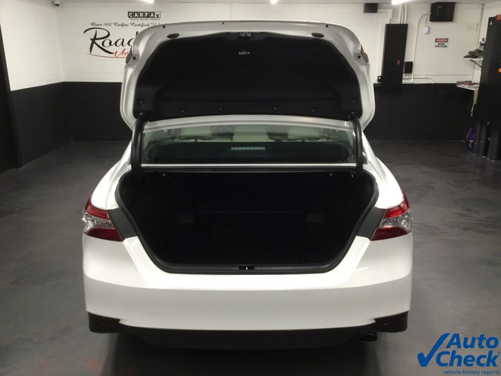 Used 2020 Toyota Camry XLE image 12