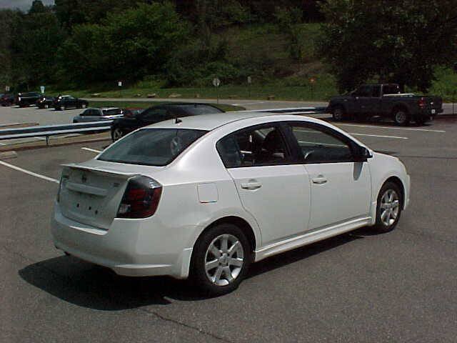 Used 2010 Nissan Sentra 2.0 SR FWD image 5