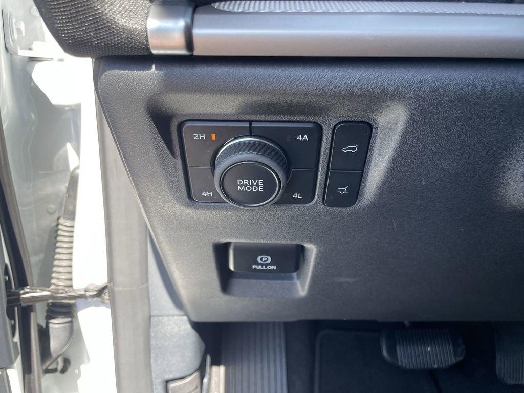 Used 2025 Ford Expedition Active image 19