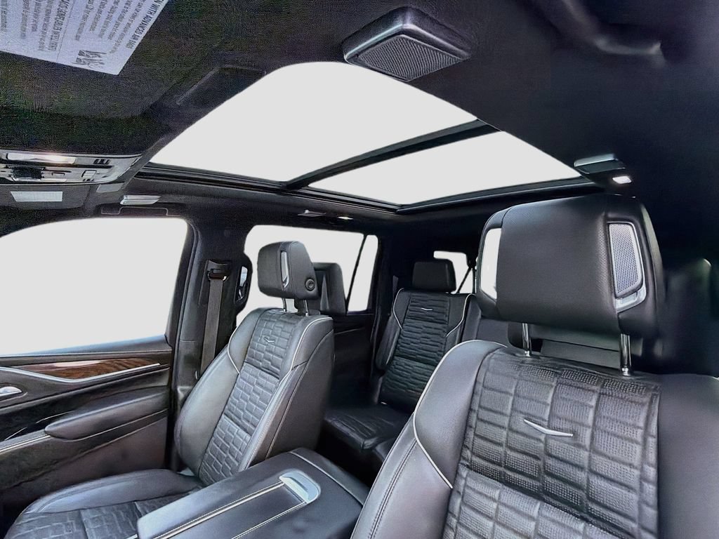 Used 2023 Cadillac Escalade ESV Sport Platinum w/ LPO, ONYX Package AWD/4WD image 23