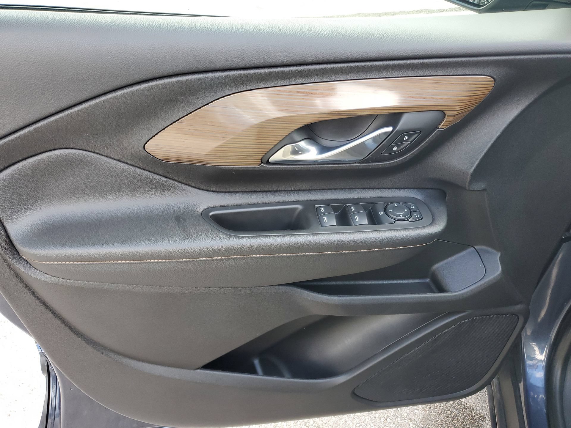 Used 2018 GMC Terrain SLE FWD image 16