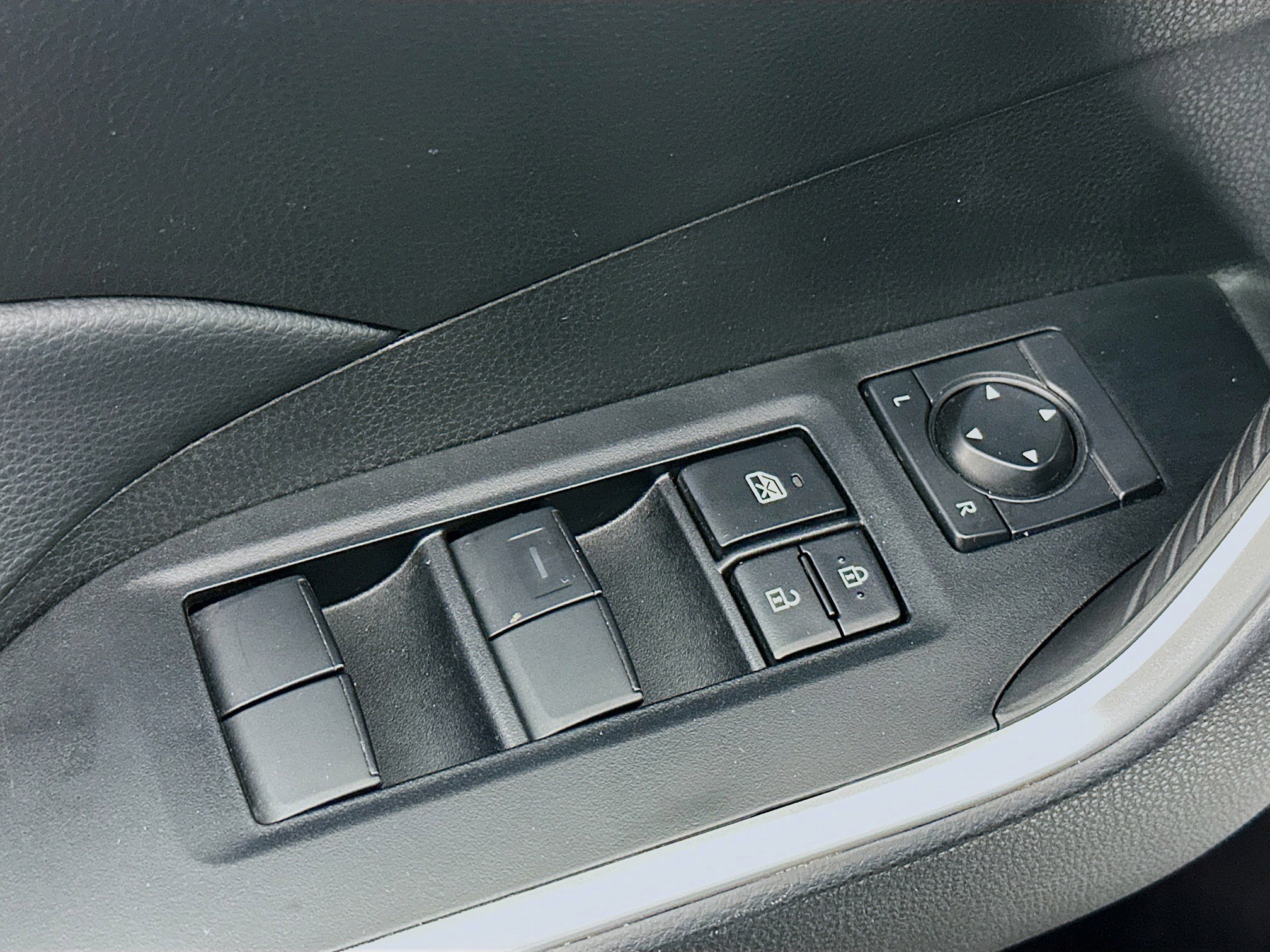 Used 2024 Toyota RAV4 LE image 15