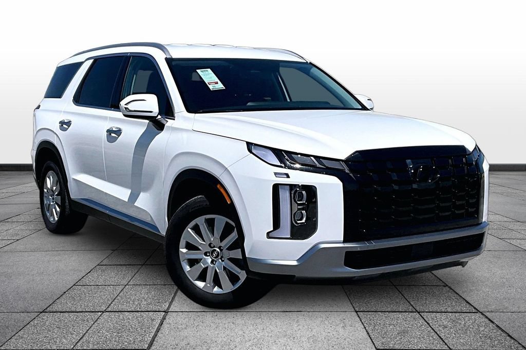 Used 2024 Hyundai Palisade SEL FWD image 2