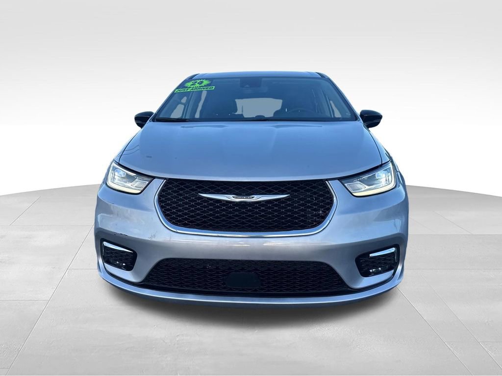 Used 2024 Chrysler Pacifica Touring-L FWD image 9