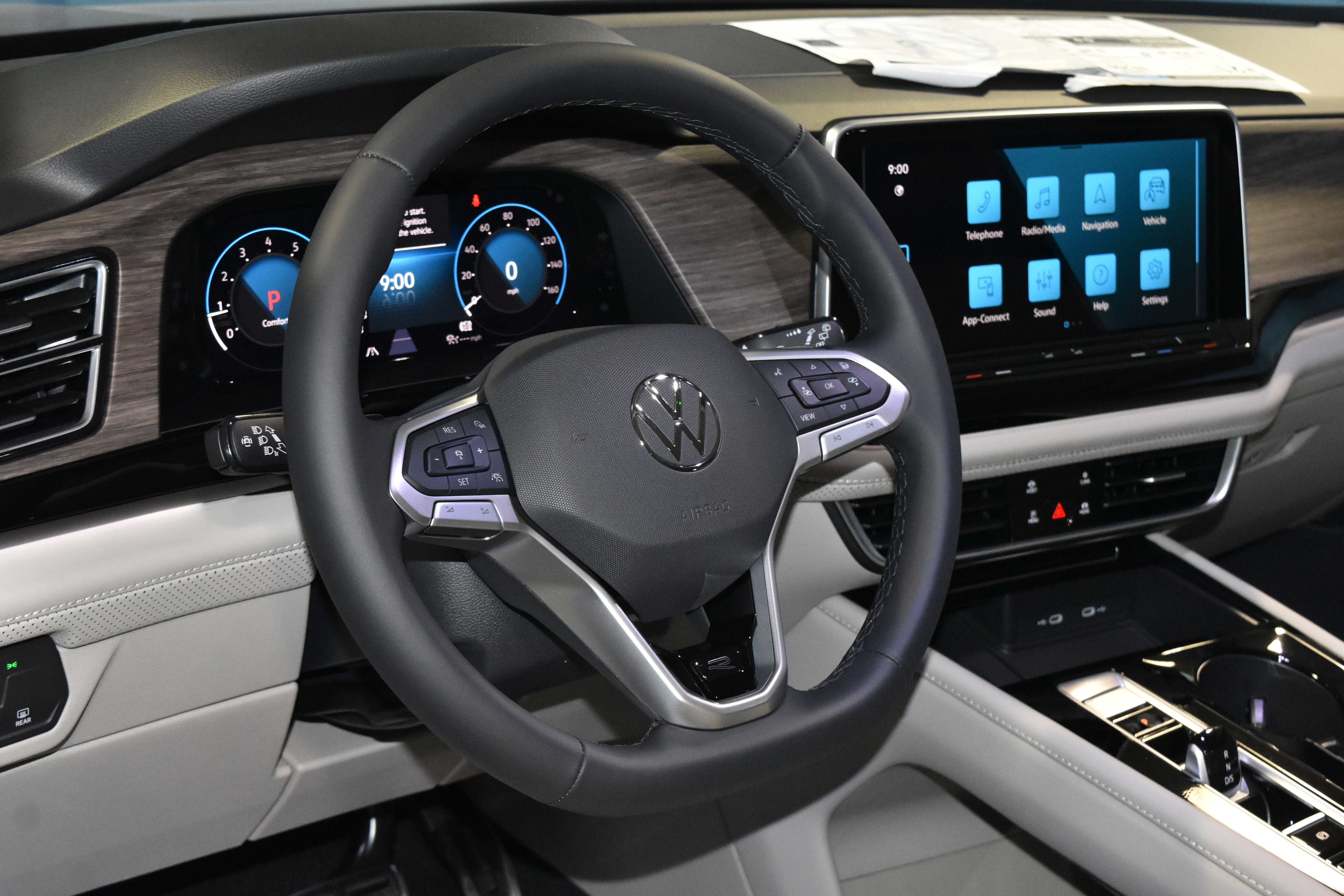 New 2026 Volkswagen Atlas SEL Premium R-Line AWD/4WD image 2
