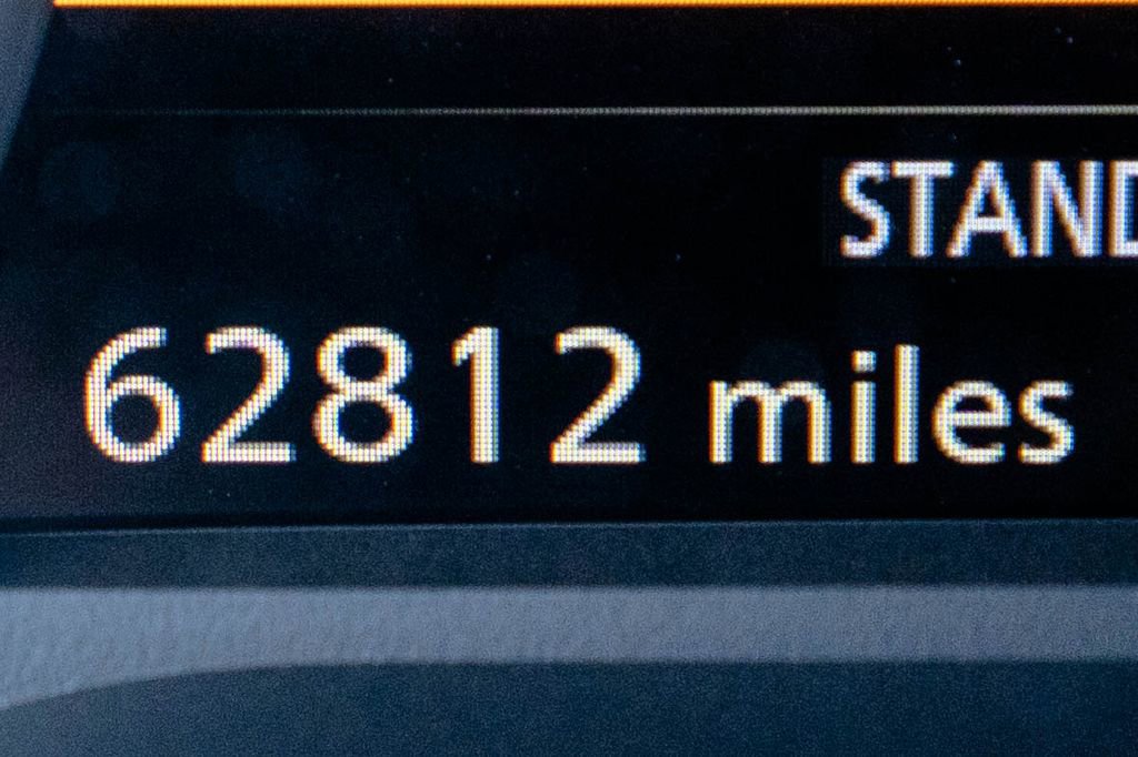 Used 2024 Nissan Pathfinder SV FWD image 14