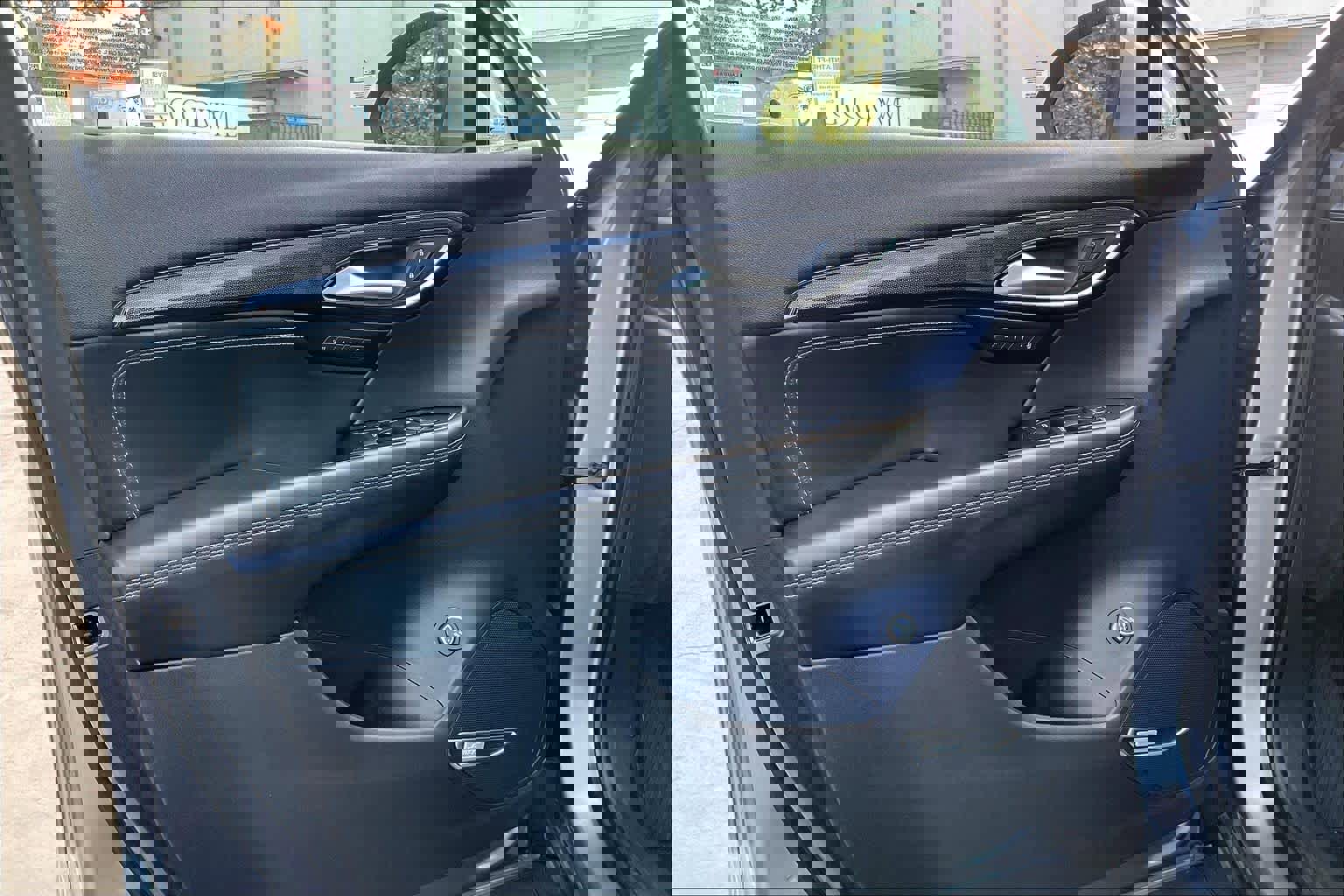 Used 2021 Buick Envision Essence w/ Technology Package I image 25