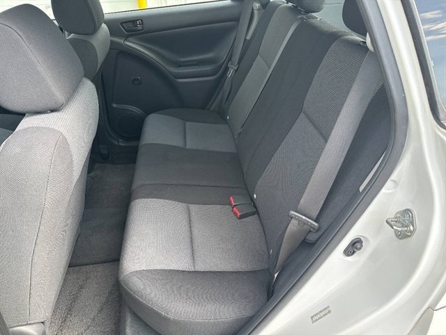 Used 2007 Pontiac Vibe w/ Preferred Package FWD image 8