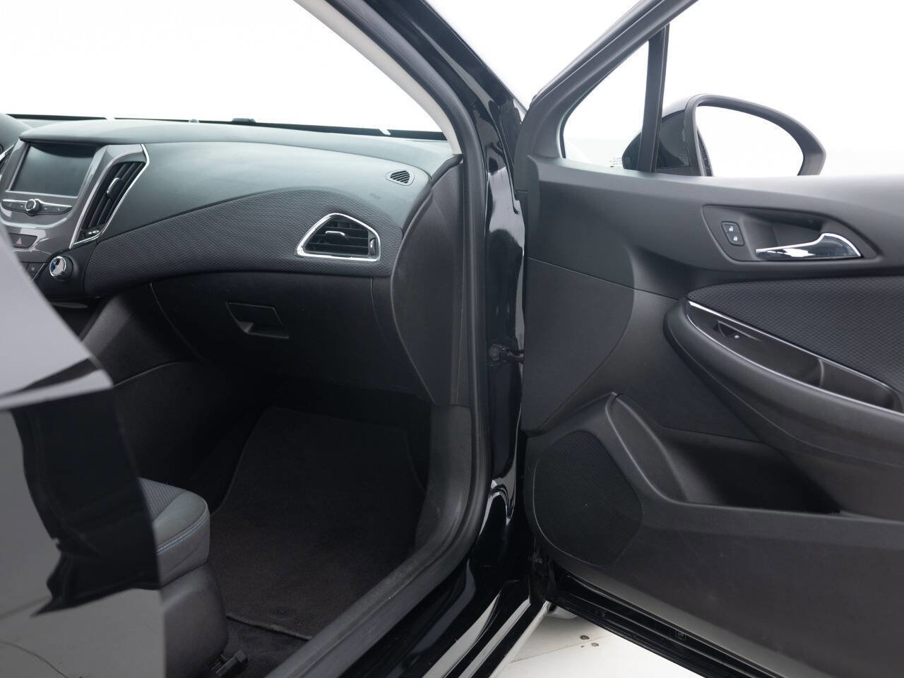 Used 2016 Chevrolet Cruze LT FWD image 28