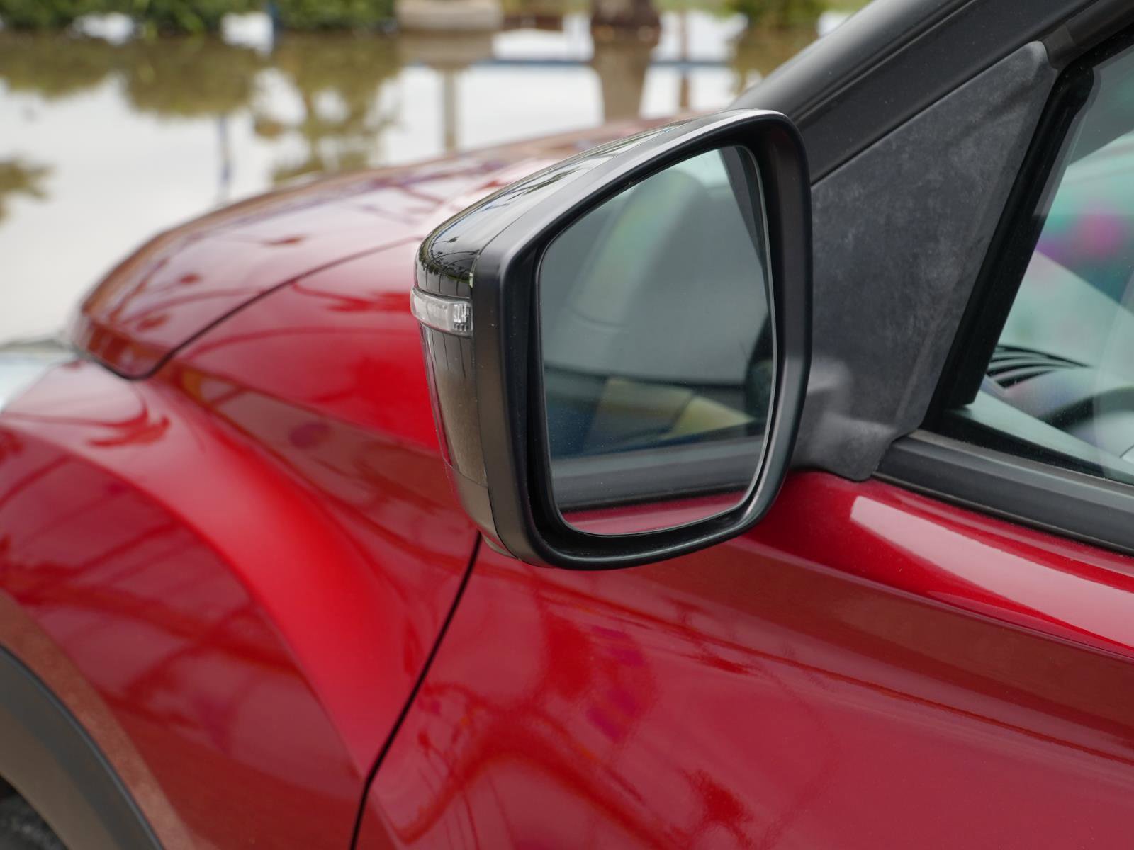 Used 2022 Nissan Kicks SR w/ Premium Package FWD image 9