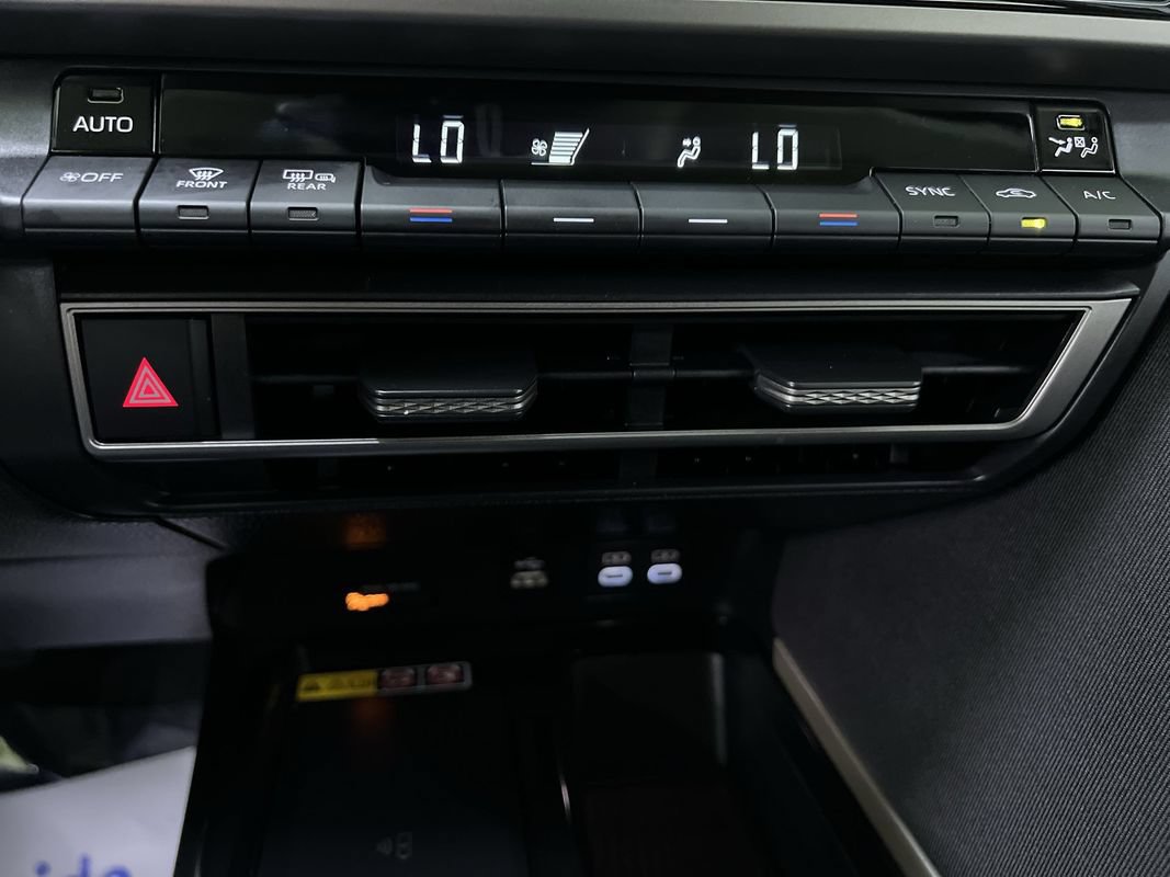 Used 2025 Toyota Camry LE FWD image 23