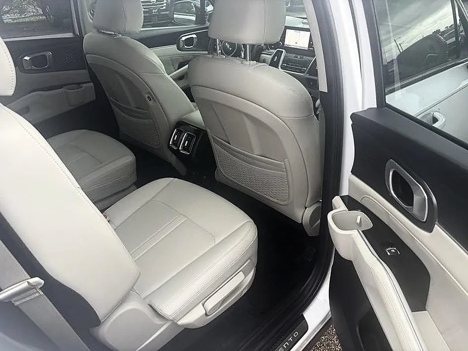 Used 2023 Kia Sorento SX FWD image 29