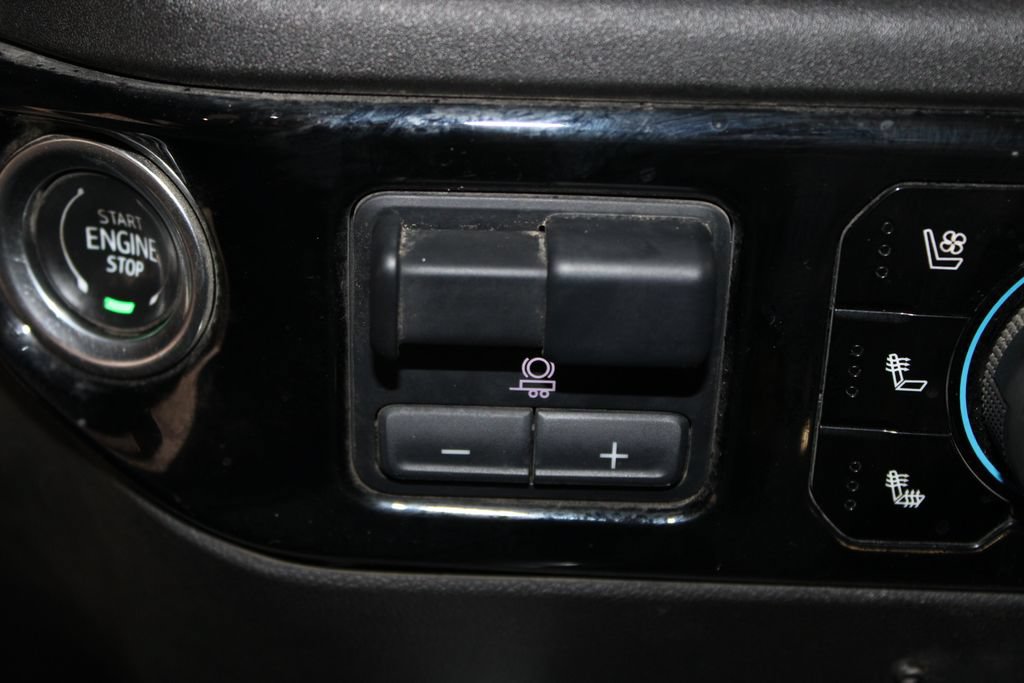 Used 2024 Chevrolet Silverado 2500 High Country w/ High Country Premium Package AWD/4WD image 46