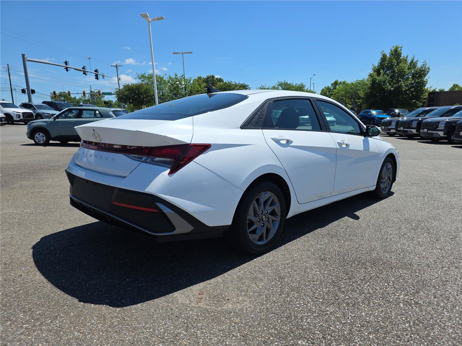 Certified 2024 Hyundai Elantra SEL FWD image 4