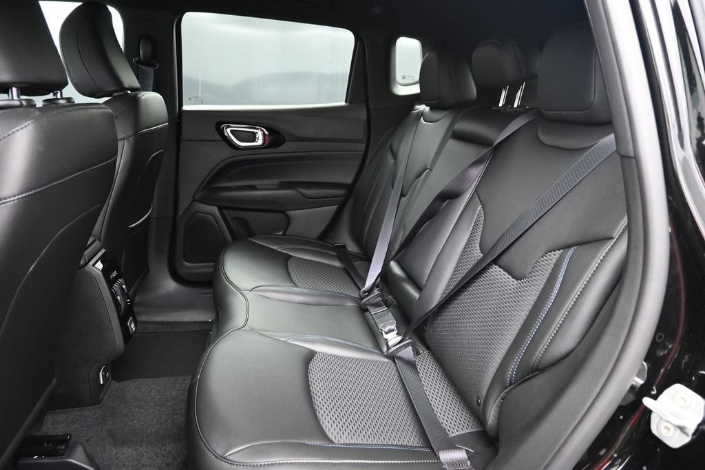 New 2026 Jeep Compass Latitude AWD/4WD image 21