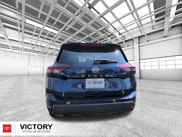Used 2026 Nissan Rogue SV AWD/4WD image 4