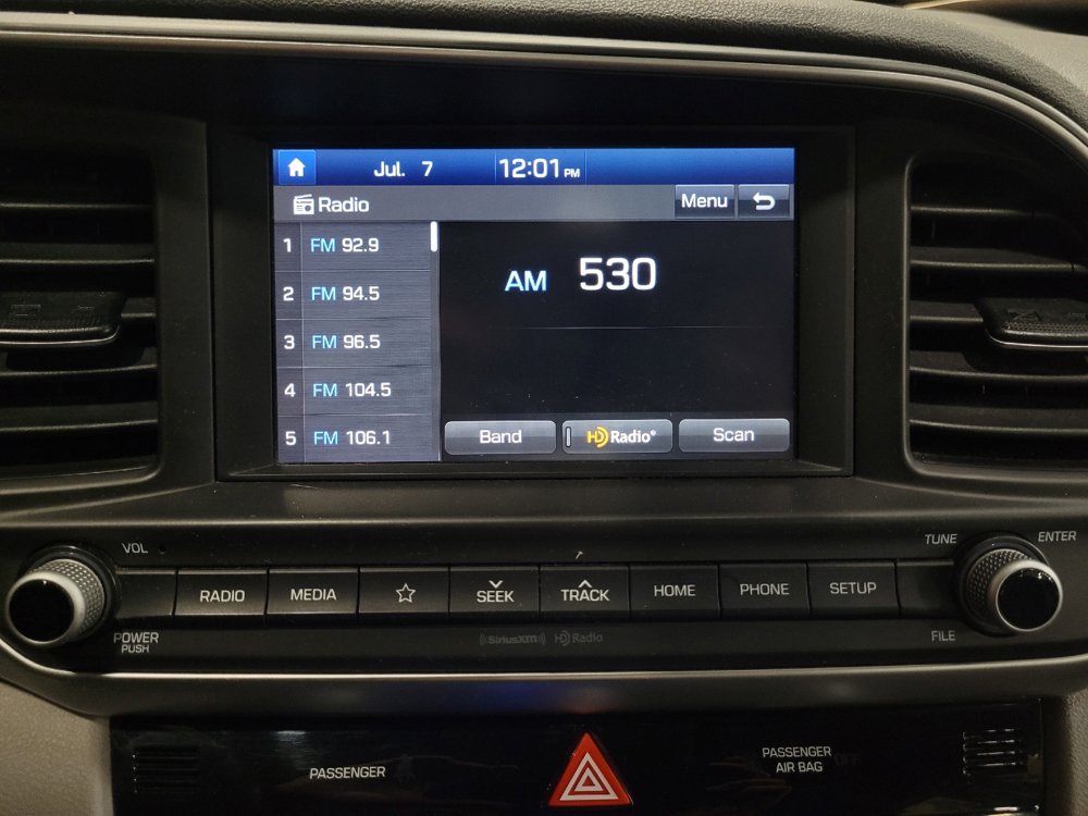 Used 2020 Hyundai Elantra SEL FWD image 25