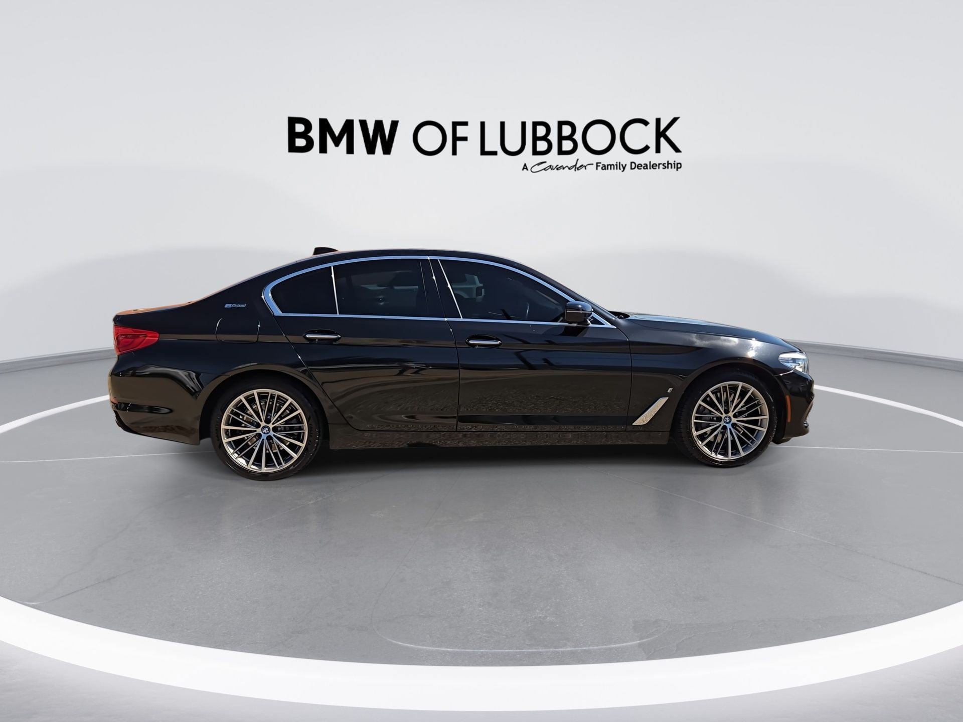 Used 2018 BMW 530e RWD image 9