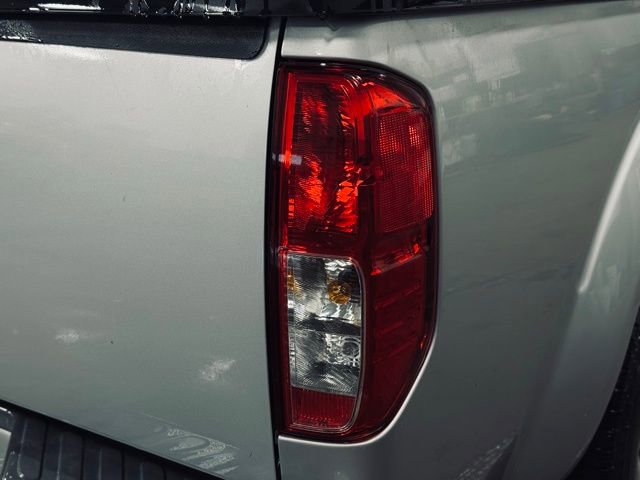 Used 2018 Nissan Frontier S image 6